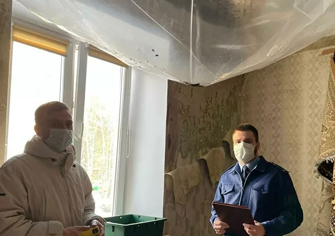 Работниками прокуратуры города Долгопрудного совместно с представителями управляющей компании и территориального отдела Госжилинспекции Московской области осуществлён выезд на место