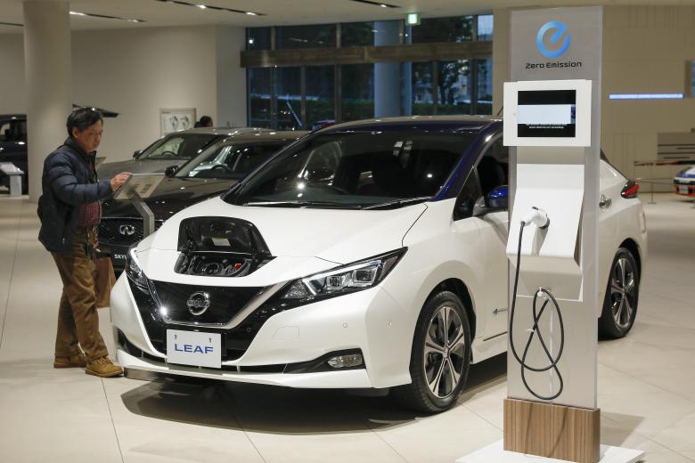 Электромобиль японского концерна Nissan — Leaf
