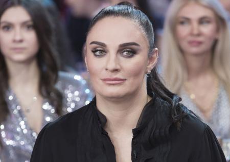 «Брызгала слюной»: Ваенга рассказала о конфликте с пассажиркой самолёта