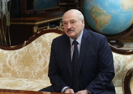 Лукашенко ограничил валютные операции в Белоруссии