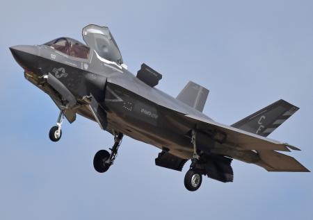 Американский истребитель F-35B подбил сам себя