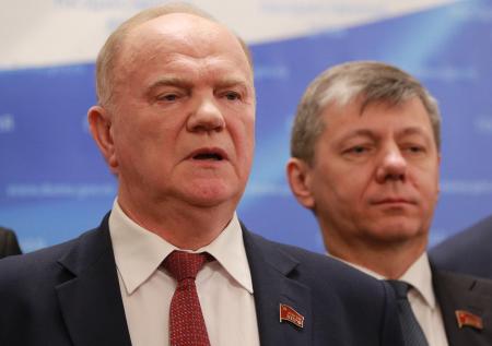 «Это бред»: Зюганов оценил идею убрать захоронения лидеров СССР 