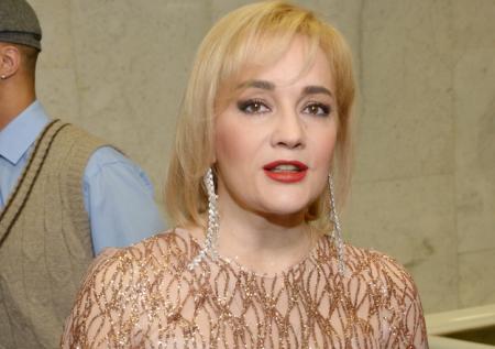 Буланова обошла Зюганова в рейтинге известности