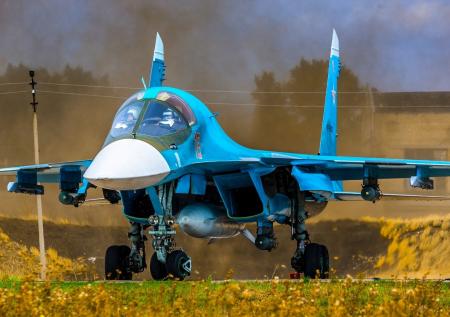 Российские военные показали работу истребителей Су-34 на Украине