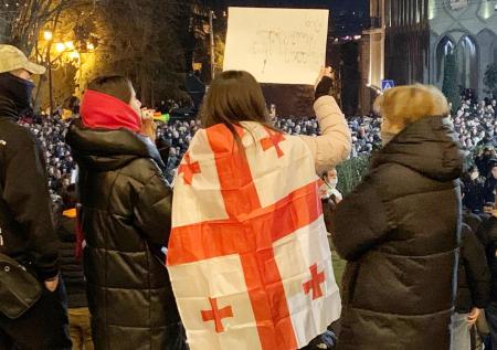 Полиция освободила участников протестов в Тбилиси