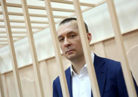 Суд снял с полковника-миллиардера Захарченко статус опасного преступника