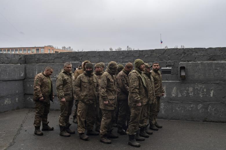 Добровольно сдавшиеся в плен военнослужащие украинской армии