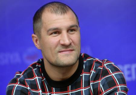 «Раз пошла такая история»: прославленный боксер анонсировал последний бой