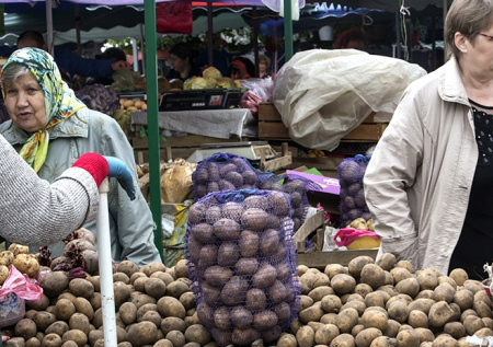 Судебные приставы закрыли известный ростовский рынок
