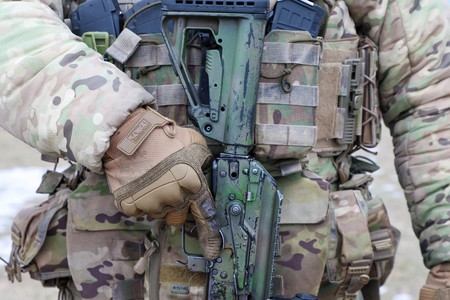 Ушедшему на СВО осужденному экс-военкому вернули звание