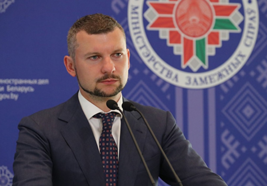 Белорусских дипломатов вывезли из Сирии в Минск