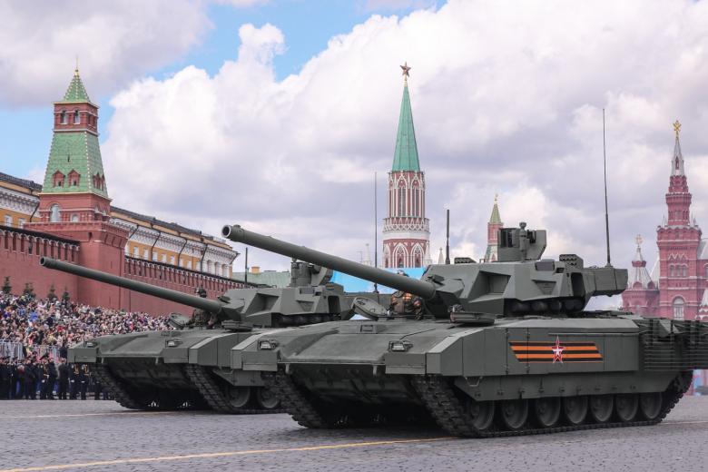 Танк Т-14 «Армата» во время генеральной репетиции парада в честь 76-й годовщины победы в Великой Отечественной войне в Москве
