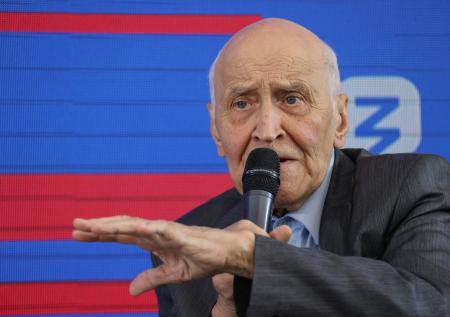 86-летнего Дроздова готовят к экстренной операции 