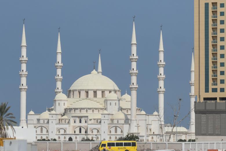 Вид на мечеть шейха Зайда в Фуджейре, ОАЭ