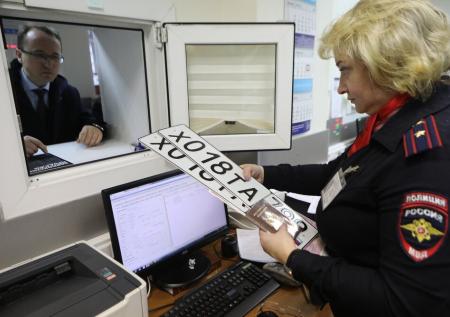 Что за массовый сбой у ГИБДД и очереди в МРЭО: как поставить авто на учет