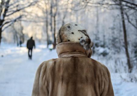 «Загнул и опана»: пенсионерку чуть не изнасиловали днем на российском рынке