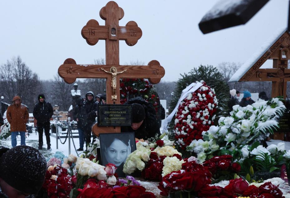 Могила актрисы Евгении Добровольской на Троекуровском кладбище