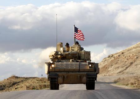 США начали вывод войск с базы на востоке Сирии