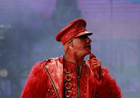 Против лидера Rammstein выдвинули новые обвинения в насилии