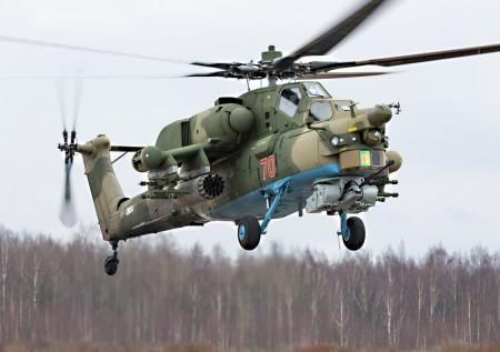 Минобороны показало кадры авиапатруля армейской авиации ВС РФ на Украине