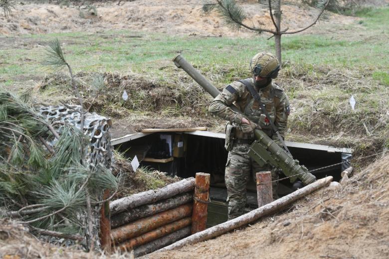 Военнослужащий с ПЗРК «Верба» на позиции ВС РФ