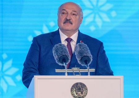 Названо число конкурентов Лукашенко в президентской гонке