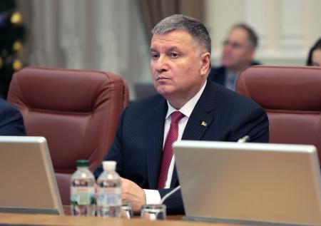 Аваков пообещал эвакуировать из Китая россиянина
