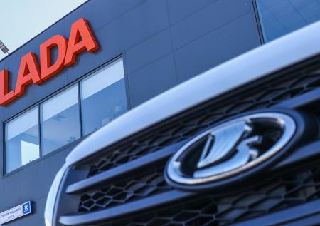 Раскрыто, сколько машин Lada купили россияне в 2024 году