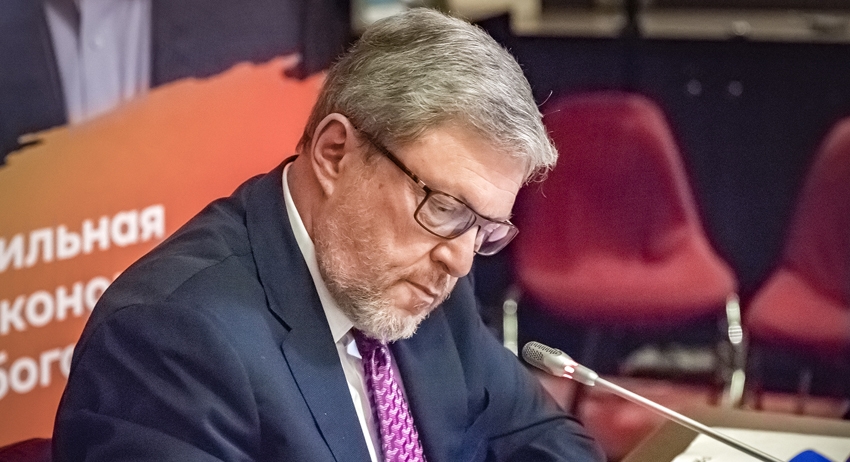 Григорий Явлинский