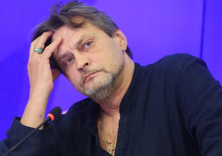 «Ира всегда была рядом»: как Домогаров спасал жену от рака после развода
