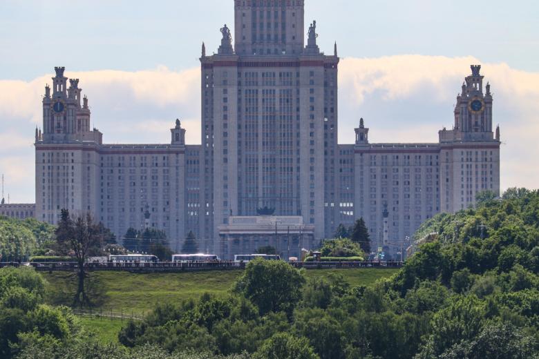 Здание МГУ