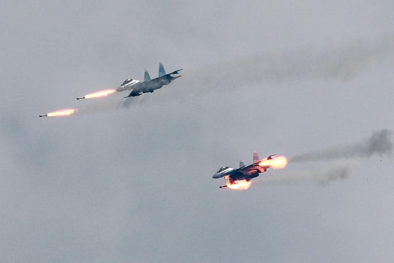 Многоцелевой сверхманёвренный истребитель Су-35