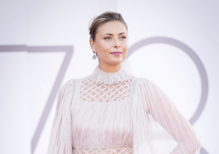 Отказ от гражданства США, допинг-скандал, слезы отца: как живет Шарапова