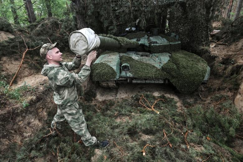 Танк Т-90 «Прорыв» в южном секторе СВО
