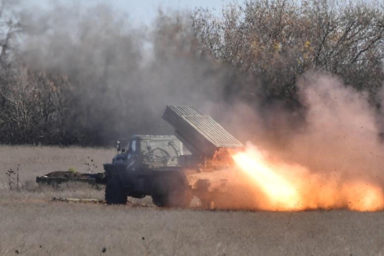Работа расчета реактивной системы залпового огня БМ-21 «Град»