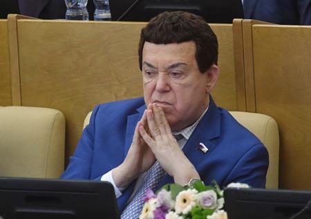 Кобзона подключили к ИВЛ