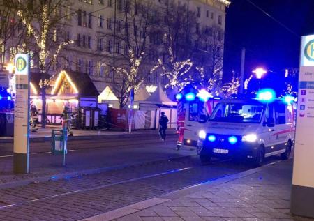 Машина влетела в толпу в Германии: подробности теракта, сколько жертв