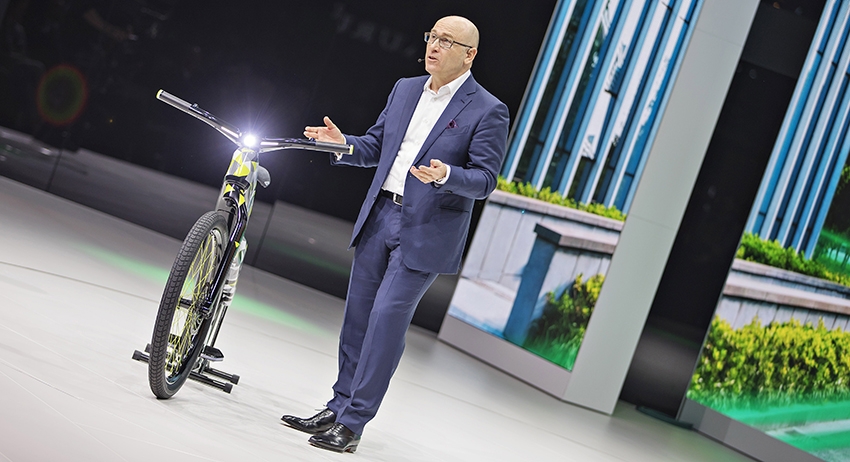 Директор Skoda Auto Бернхард Майер представил концепт микромобиля Skoda Klement
