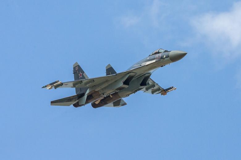 Истребитель Су-35 