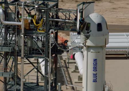 Корабль New Shepard вывел в космос капитана Кирка