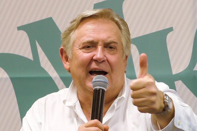Юрий Стоянов