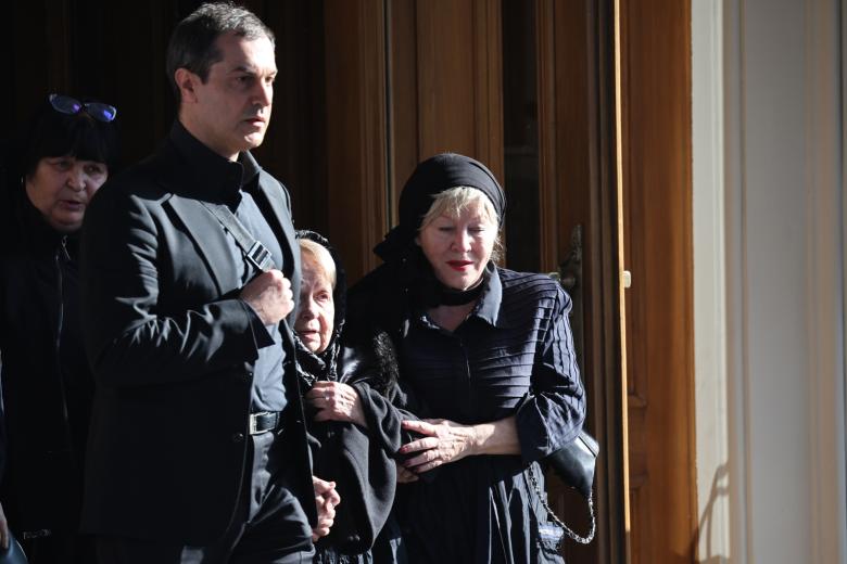 Александра Пахмутова после церемонии прощания с поэтом Николаем Добронравовым в Концертном зале имени Чайковского