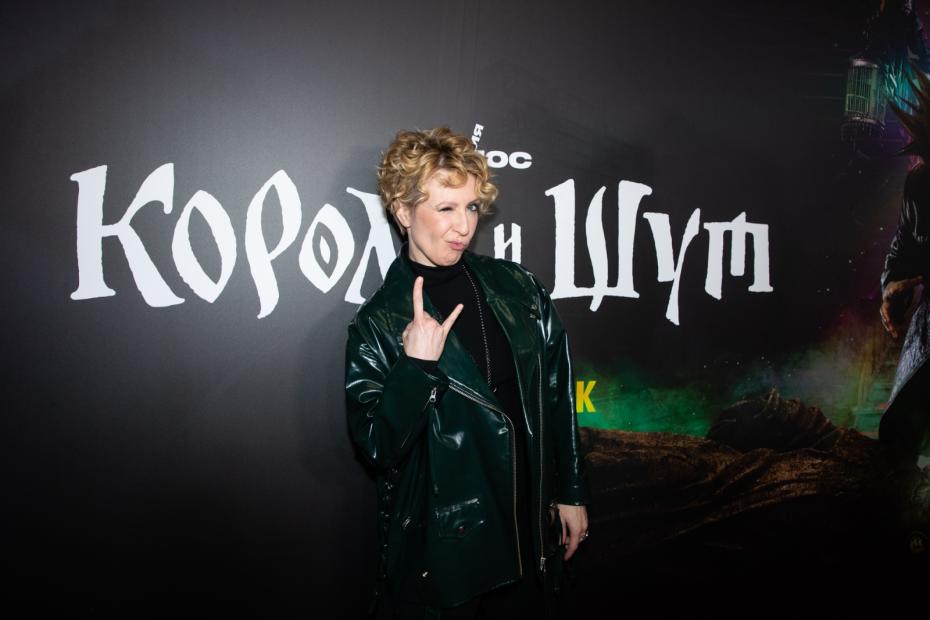 Телеведущая Яна Чурикова на премьере сериала «Король и Шут» в кинотеатре «Каро 11 Октябрь» на Новом Арбате