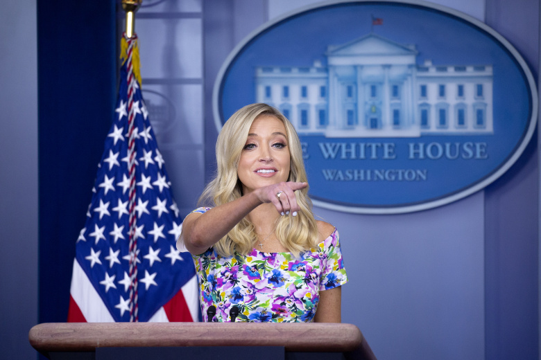 Кейли Макинани