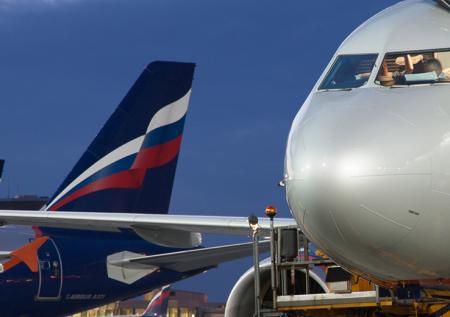 Airbus А321 экстренно сел в Казани из-за проблем с двигателем