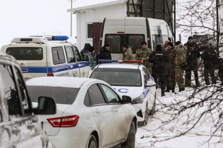  Обстановка у места крушения самолета Ил-76 в Белгородской области