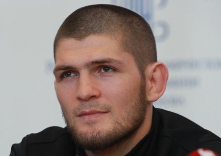 Нурмагомедов поддержал проигравшего золото Олимпиады белорусского борца