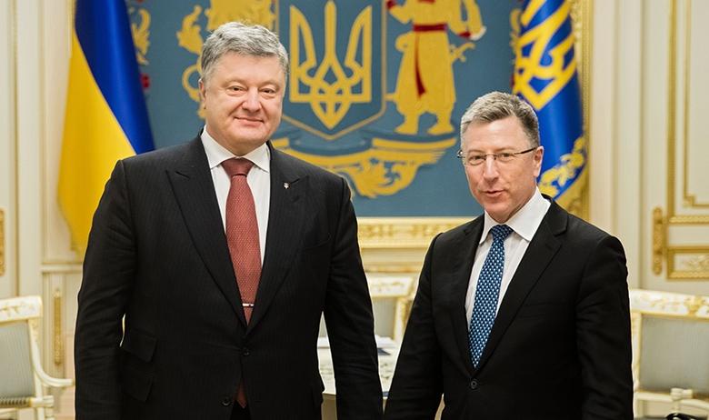 Пётр Порошенко и Курт Волкер(справа)