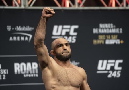 Ахмедов победил бойца первой десятки UFC