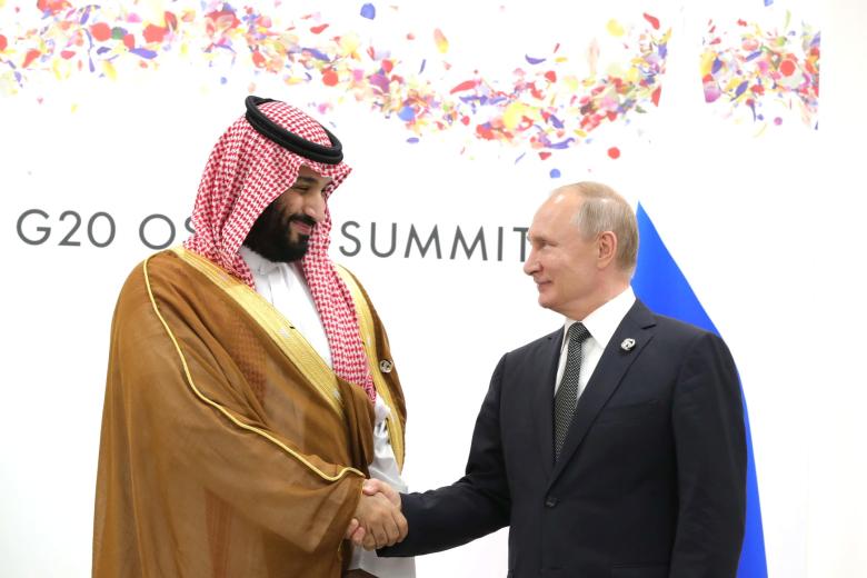 Владимир Путин с главой Минобороны Саудовской Аравии Мухаммедом Бен Сальманом Аль Саудом